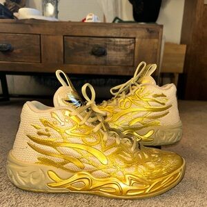Puma MB.04 Golden Child 311312-01 Men Size 7 Excellent Condition